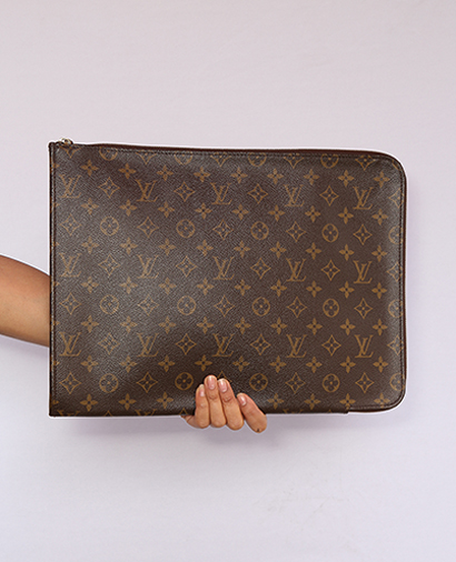 Louis Vuitton Poche Documents, front view
